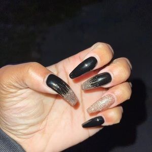 Press on nails